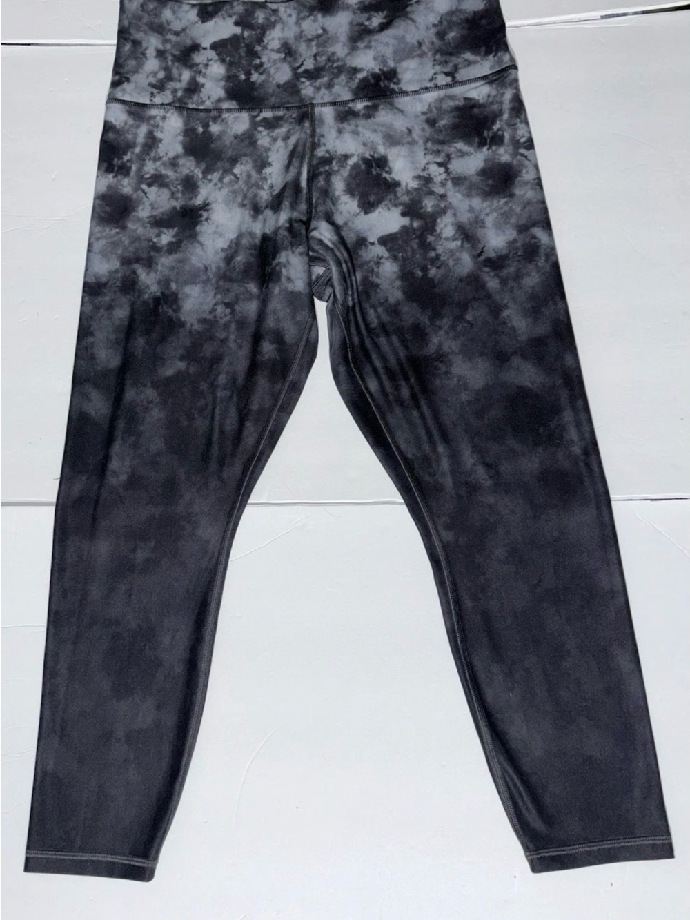 Athleta Black & Gray Tie-Dye Leggings